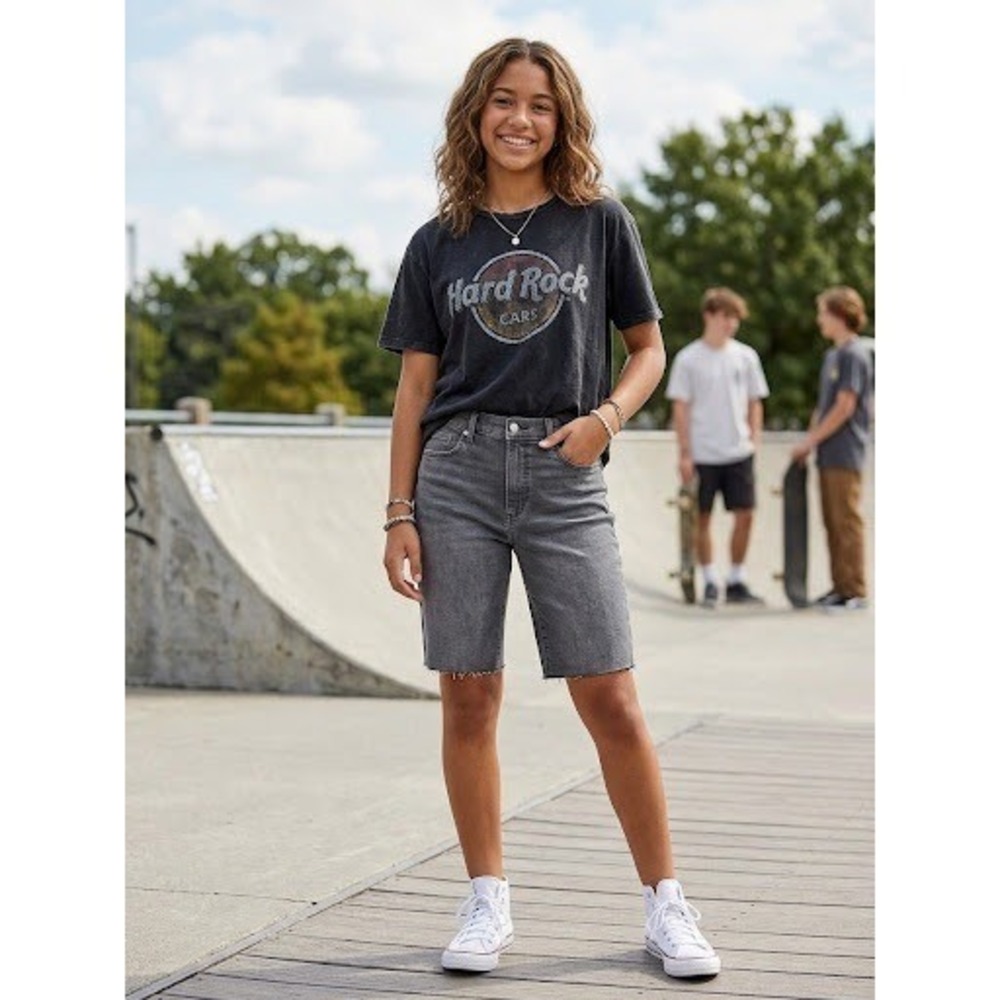 Universal Thread Bermuda Shorts Womens 16 Gray Excellent High Rise Raw Hem